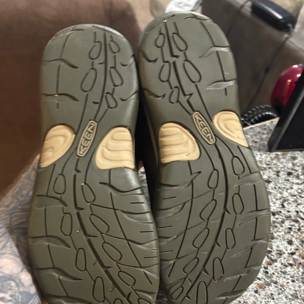 Keen Men's Brown Leather Chukka Boots with Tan Midsole - Picture 4 of 5